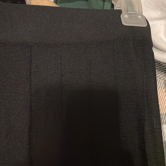 aritzia midi skirt - Picture 3 of 3